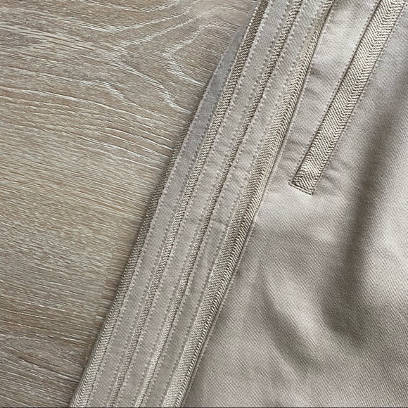 Like new UO l LIT Sweat Pant - Picture 3 of 5